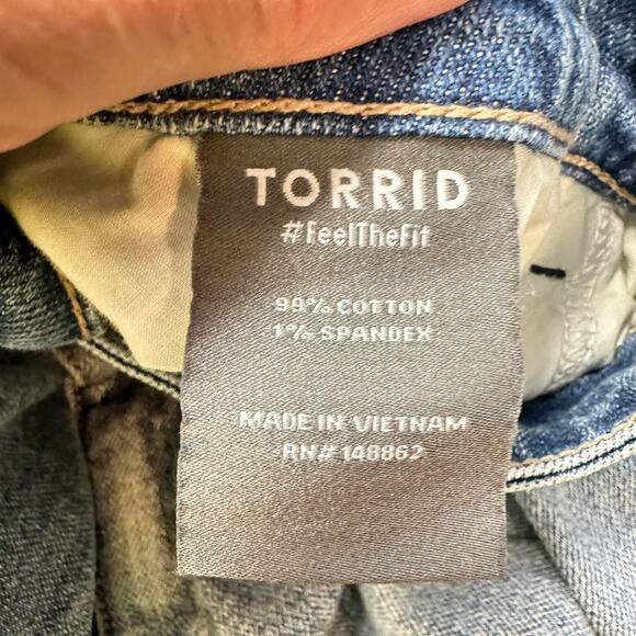 NWT Torrid Perfect Slim Boot Classic Denim Mid-Rise Jean 30XT - Picture 10 of 16